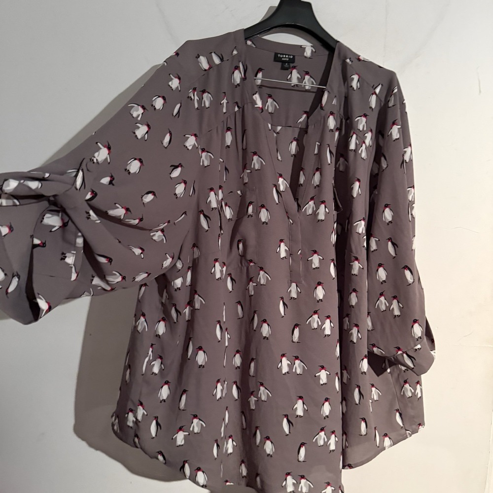 Torrid Harper Size 4 Penguin Print Top Georgette Style Popover 3/4 Sleeve